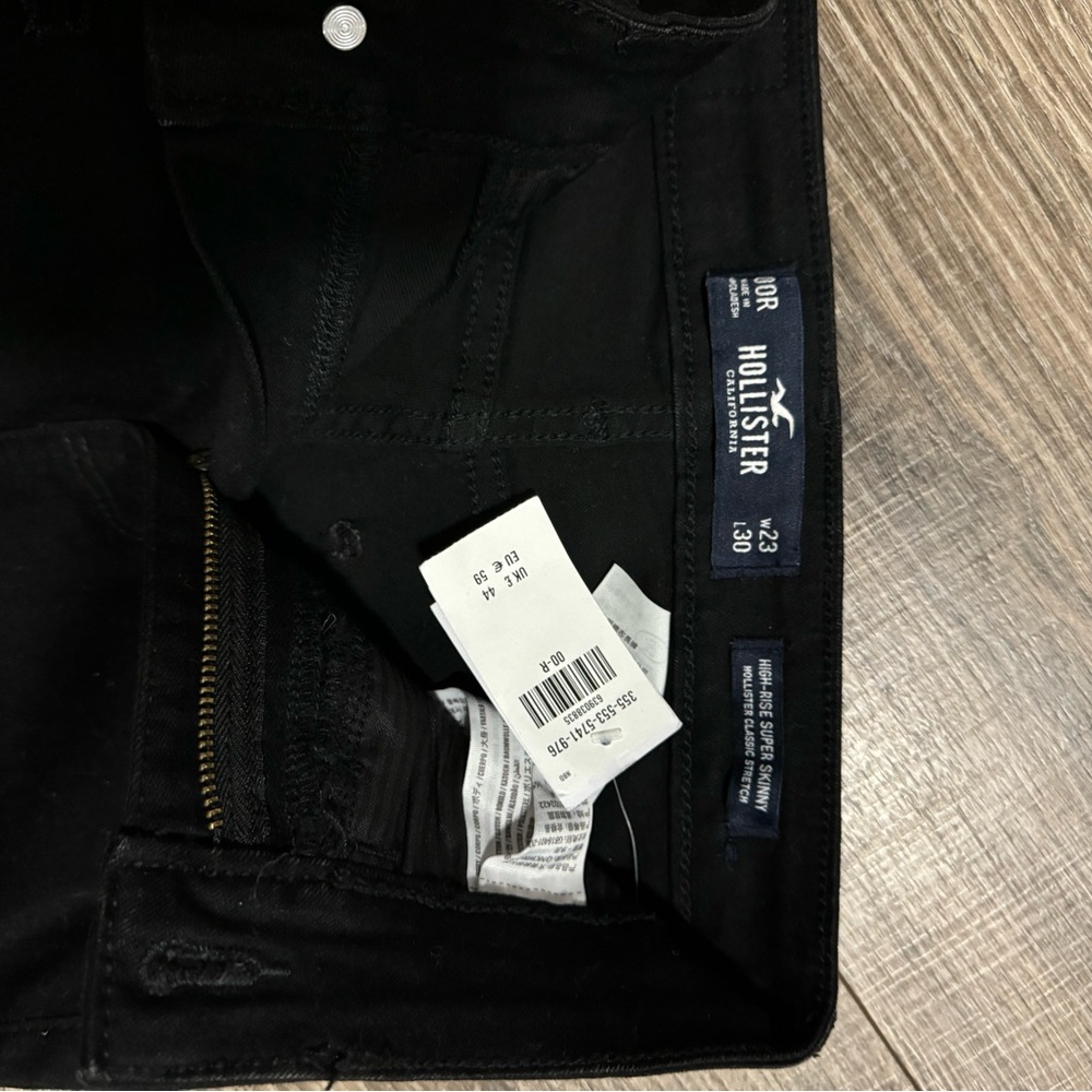 Hollister black ripped skinny jeans